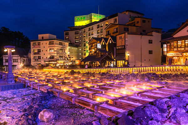 草津温泉 夜の湯畑